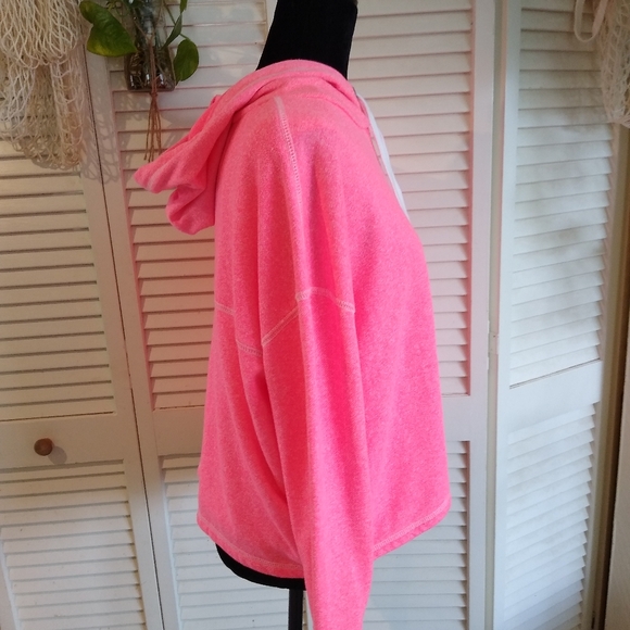 Steve Madden Bright Pink Hoodie XL – Soft, Cozy & Vibrant - Picture 6 of 10